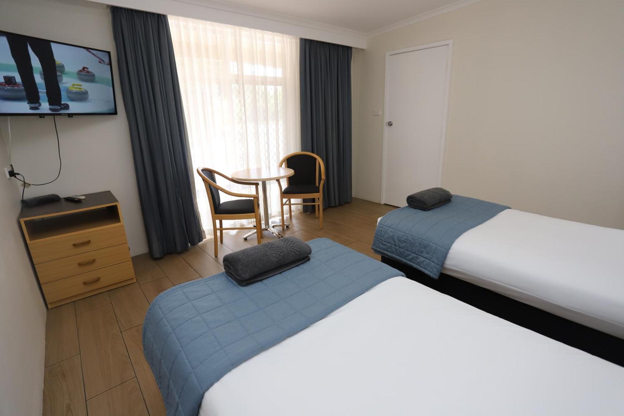 Sleepy Hill Motor Inn Raymond Terrace Exterior photo