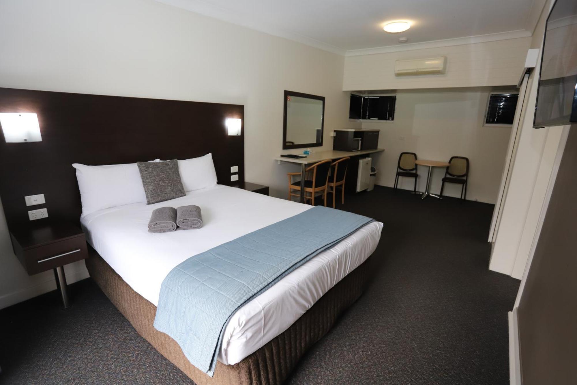 Sleepy Hill Motor Inn Raymond Terrace Exterior photo
