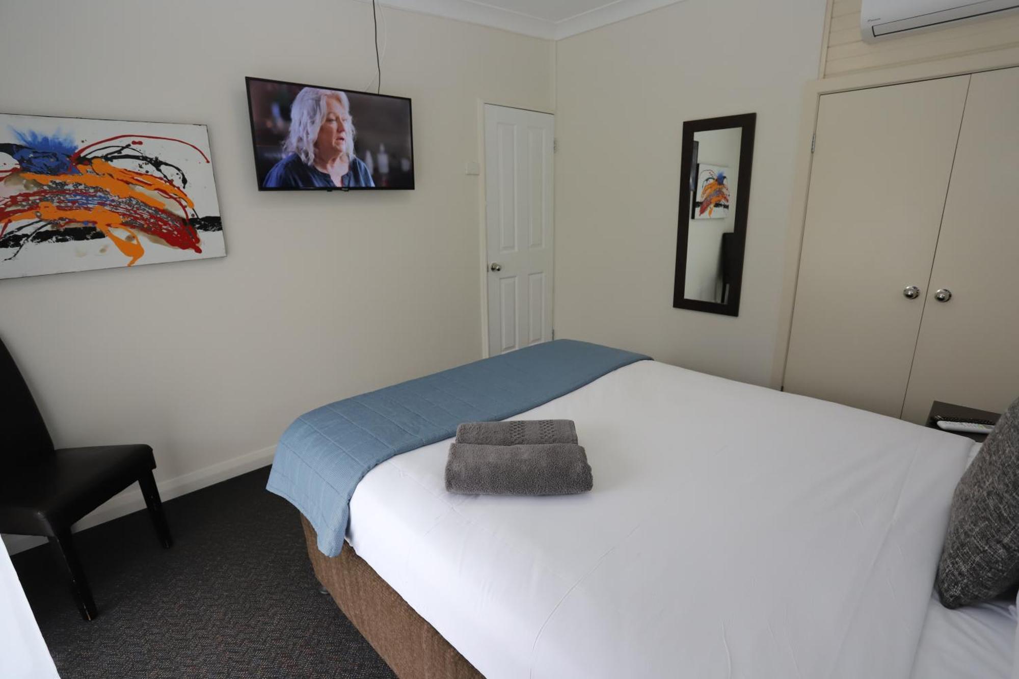 Sleepy Hill Motor Inn Raymond Terrace Exterior photo